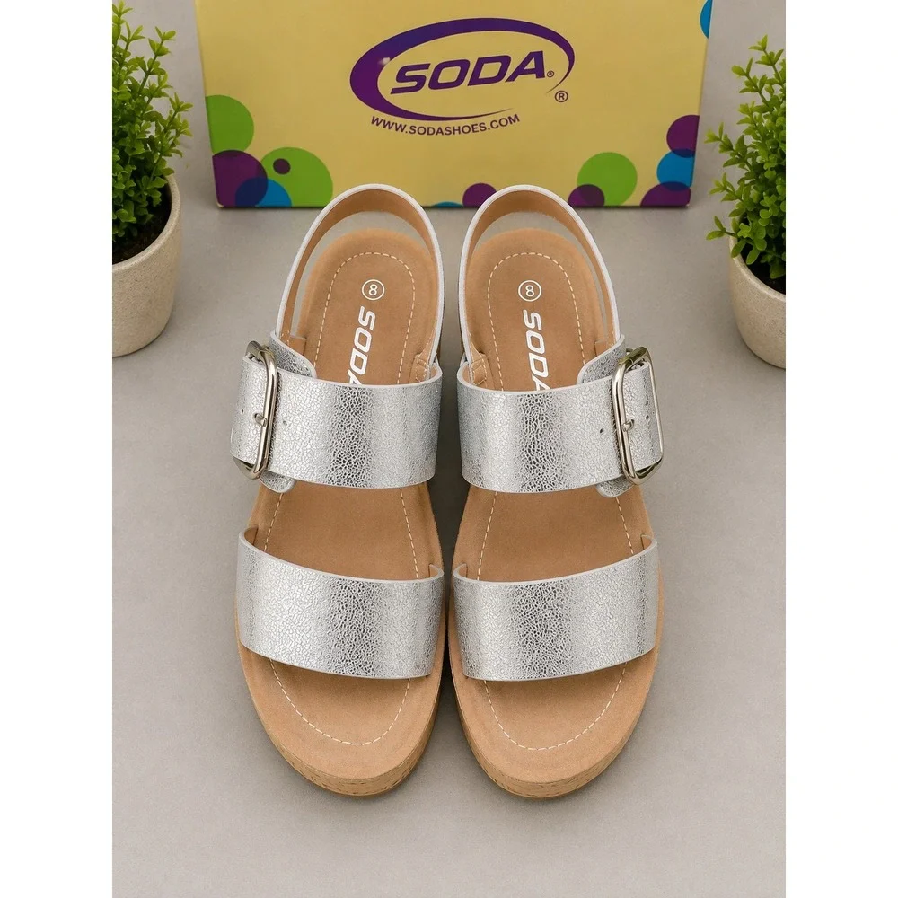 Soda Racoon sandals in size 8